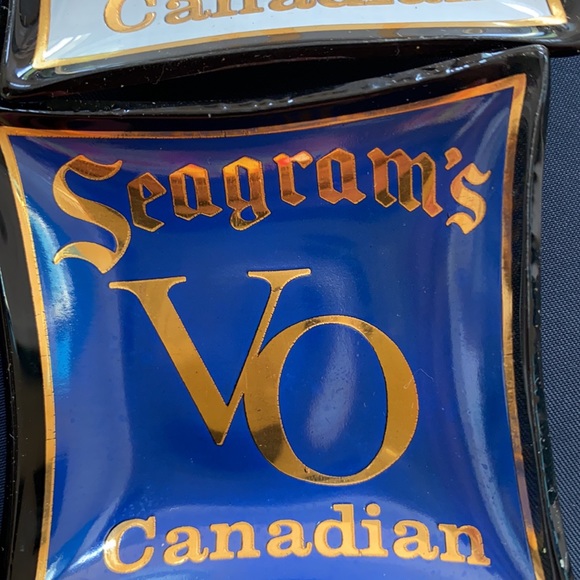 Vintage Seagram’s Canadian Whiskey cocktail dishes in original box. - Picture 7 of 9